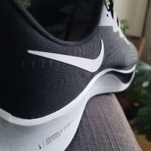 NIKE Air Zoom Pegasus 37 Black & White NWT